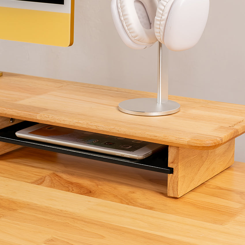 Omnidesk Pro Wildwood timber desktop textured grain close up
