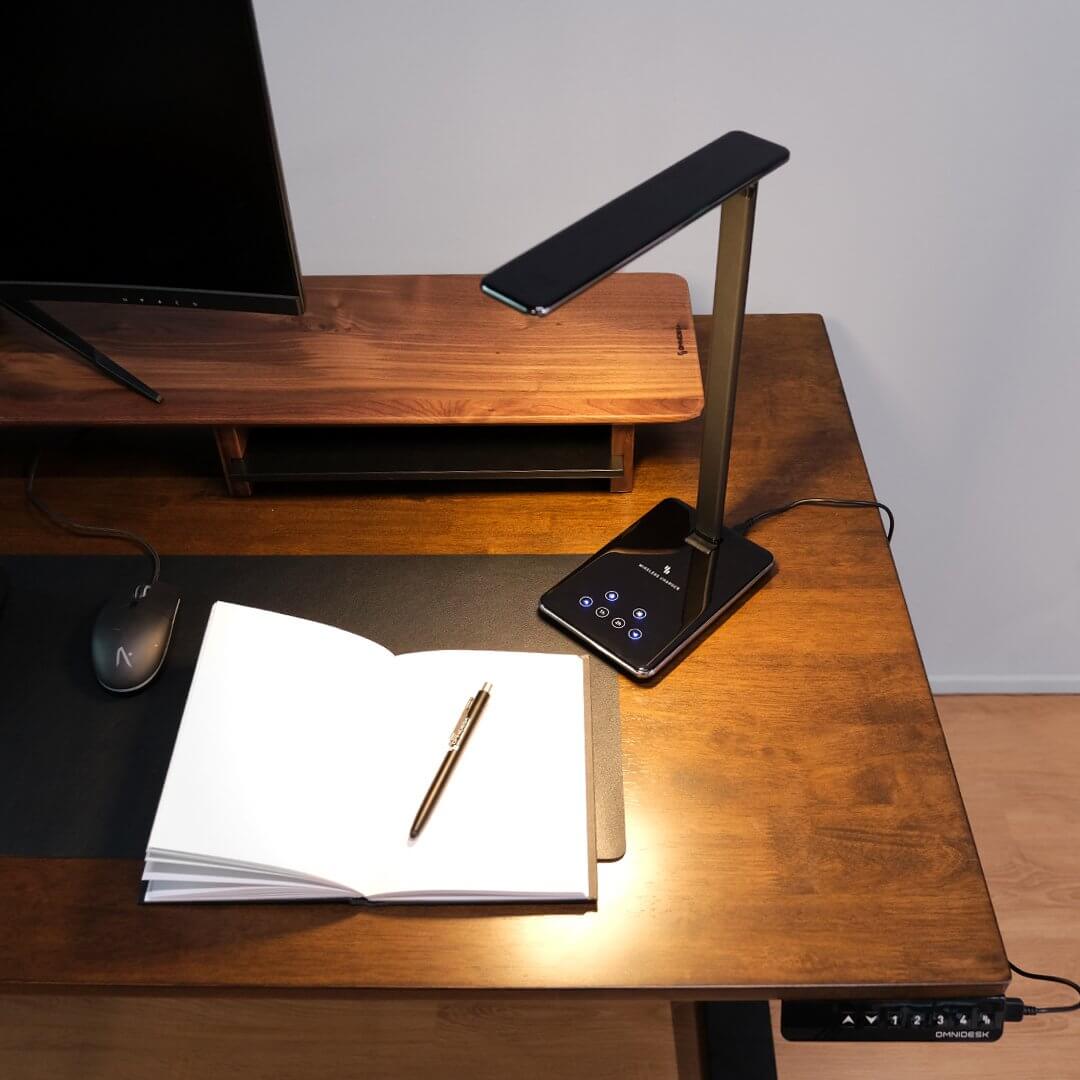 Omnidesk black Spark desk lamp